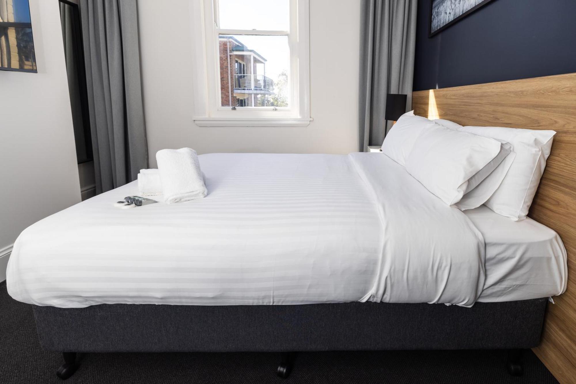 The Albion Hotel Newcastle Bagian luar foto